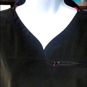 Scrubstar black/pink top